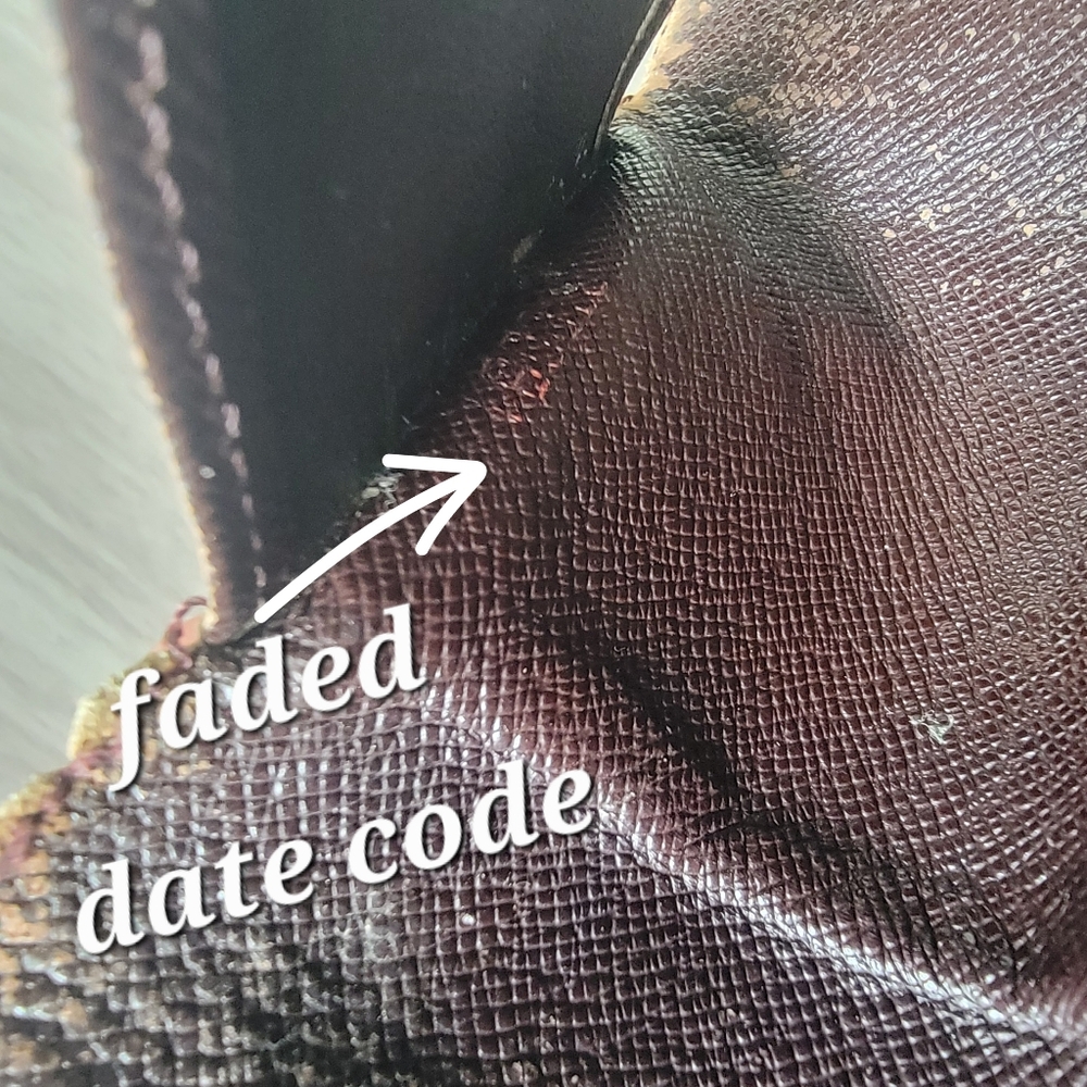 SALE🎉 Authentic Louis Vuitton Damier Checkered Key Holder With Box - Picture 11 of 13